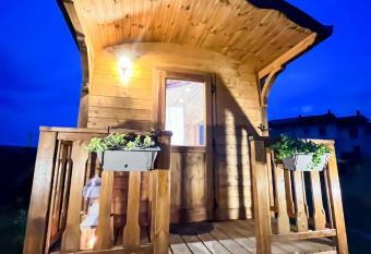 Romantic Gipsy allows 18 year olds to book a room