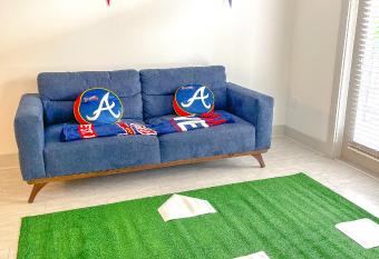 Atlanta Braves Loft Outside Stadium has Balcony rooms