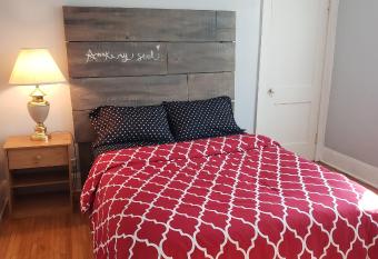 Minneapolis Nord Oasis has Balcony rooms