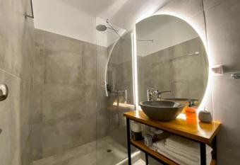 AVALON Luxury Suites has Balcony rooms