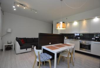 Apartament Bursztynowy z gara  em -Centrum Gliwic has Balcony rooms