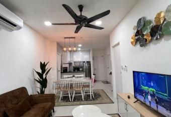 FAIQ Homestay has Balcony rooms