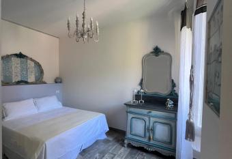 Casa Batty allows 18 year olds to book a room