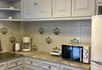 SRYROS has Balcony rooms