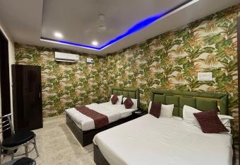 Hotel Sahib has Smoking rooms