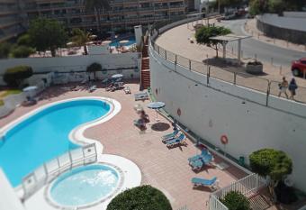 luxury505 has Balcony rooms