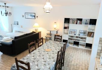 maison individuel proche des ch  teaux et Amboise avec jardin clos has Balcony rooms