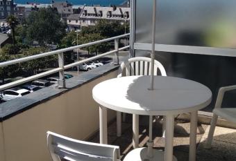 Studio calme avec terrasse vue mer has Balcony rooms