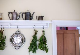 Cosy Cottage with Spa, Catering, Nature Reserve Walks, Large Garden, Free Parking - Self Checkin has Balcony rooms