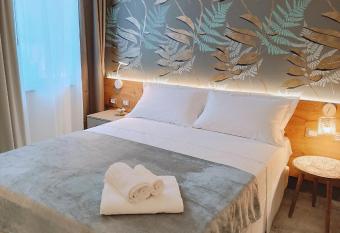 Le stanze di Diana allows 18 year olds to book a room