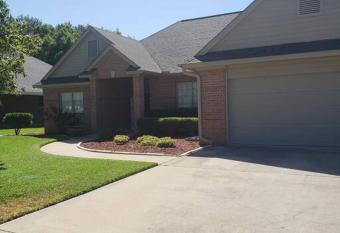 Newly renovated home in Temple Medical District has Balcony rooms