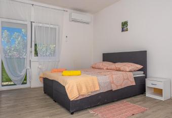 Dvokrevetna soba Lela has Balcony rooms