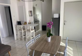 Orchid  e has Balcony rooms