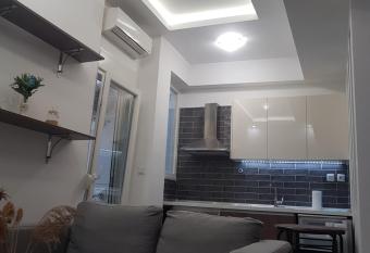 kamara apartment allows 18 year olds to book a room