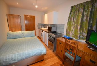 160 Westminster Way,Fab studio room allows 18 year olds to book a room