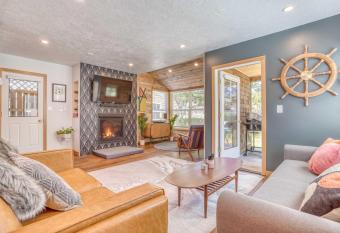 Nautical by Nature has Balcony rooms