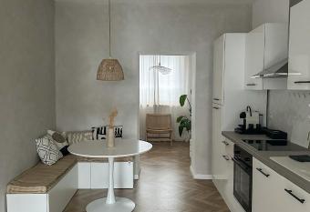 La Casa Avenida allows 18 year olds to book a room