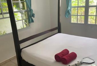 Akunamatata Guest House Grand Case has Balcony rooms