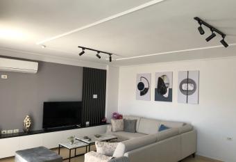 SEA LA VIE- Apartment allows 18 year olds to book a room