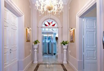 Ta  Dun Martin Bed and Breakfast has Balcony rooms