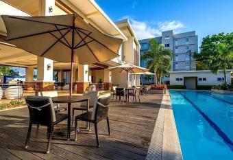 8 SPATIAL Maa 2 BR allows 18 year olds to book a room