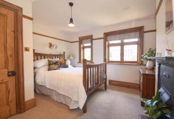 Unique period one bedroom house in Colchester has Balcony rooms