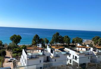 Beachfront Penthouse with Jacuzzi! has rooms with a private hot tub