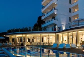 Mondial Resort & Spa has Balcony rooms