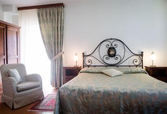 Palazzo La Fenice allows 18 year olds to book a room