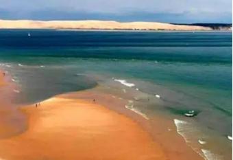 CAP Ferret arcachon bungalow mobil home has Balcony rooms