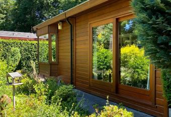 Boslaanhuisje has Balcony rooms