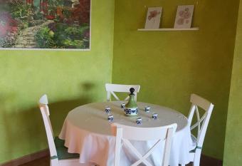 Casa Fandi  o has Balcony rooms