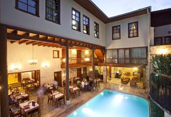 Mediterra Art Hotel Antalya has rooms with a private hot tub