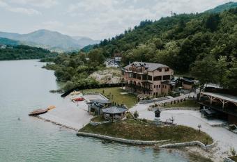 Hotel Noor Konjic has Balcony rooms