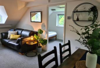 Park House Self-Contained Annex allows 18 year olds to book a room