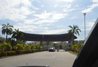 LINDO Y FAMILIAR DEPARTAMENTO EN ACAPULCO DIAMANTE allows 18 year olds to book a room