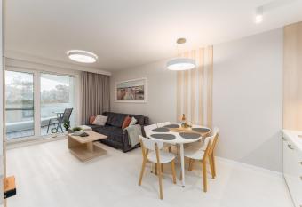 Sunrise Apartament has Balcony rooms