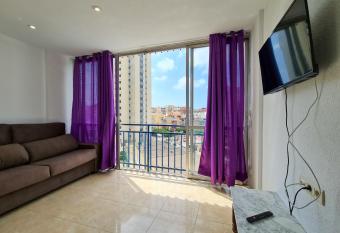 Apartamento Esturion allows 18 year olds to book a room