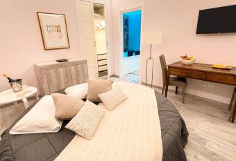 Domus Volumnia Country House has rooms with a private hot tub