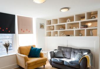 Bess s Snug allows 18 year olds to book a room