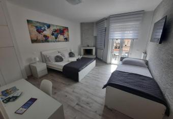 GUEST HOUSE TRA CIELO E MARE has Balcony rooms