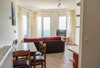 Pigeon House has Balcony rooms