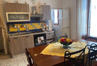 Lovely&Cozy flat in the old center has Balcony rooms