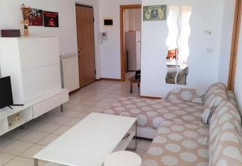 Appartamento WHITE MILL, luminoso, in citt  , zona servitissima has Balcony rooms