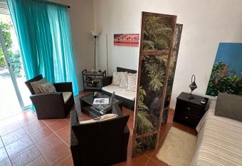 Charming 1-Bed Studio in Simpson Bay - Beacon Hill has Balcony rooms