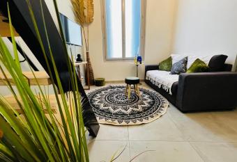 Le D  lice - chic and luminous cocoon allows 18 year olds to book a room