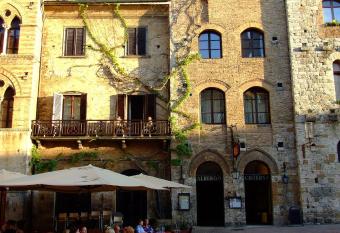 Hotel La Cisterna has Balcony rooms