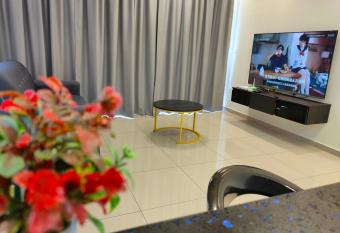 New Cozy Mvista Homestay at Bayan Lepas Factory Area has Balcony rooms