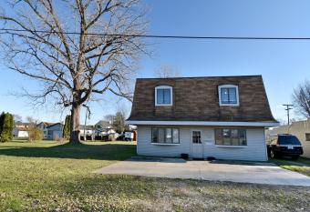 2 Bed  1 Bath  Upper Level Unit has Balcony rooms