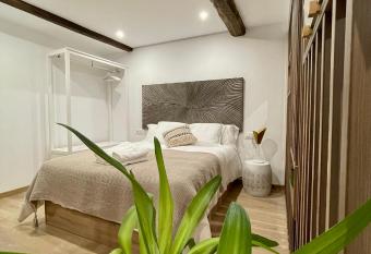 A Das Marias LOFT has Balcony rooms